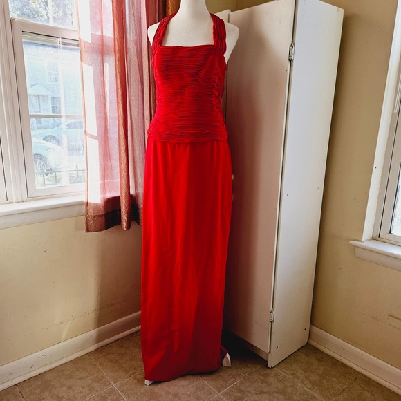 Size 10 Niteline Della Roufogali Red Halter Strap Ruched Bodice Elegant Formal - Picture 14 of 16